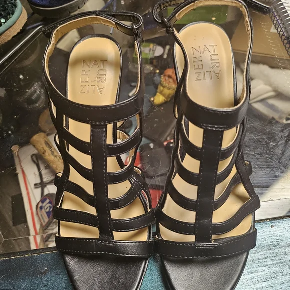 Naturalizer Black Strappy Heels ~Comfortable~  *lowest Price Unless Bundled* - Picture 2 of 3